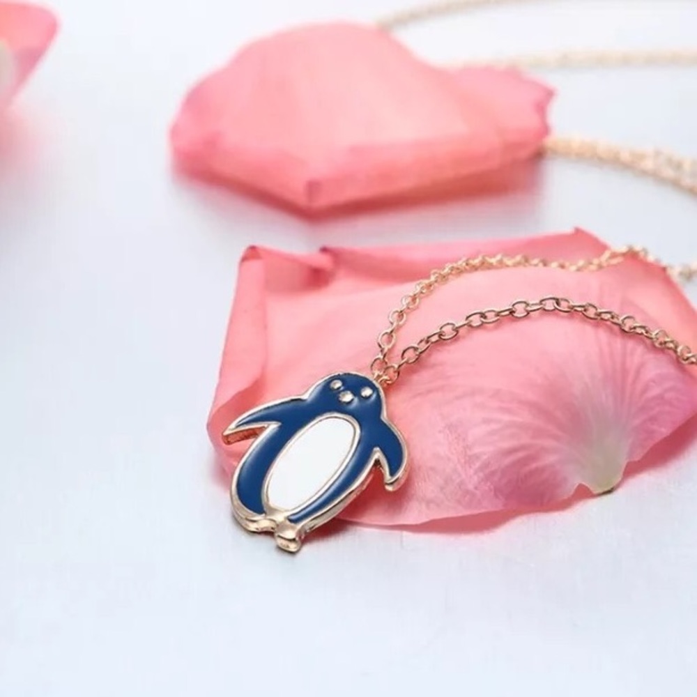 🎉 New Waddling Penguin Gold Plated Necklace